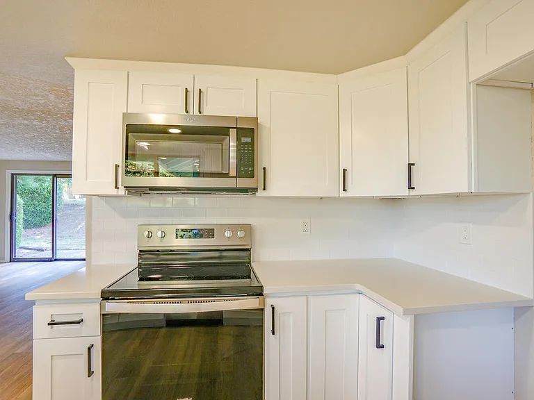 6206 NW Cherry St — Photo 5