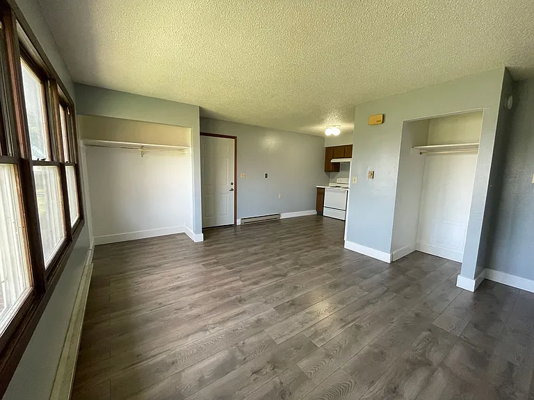 505 Barclay St — Photo 7