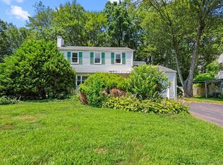 19 Seneca Rd, West Hartford, CT 06117
