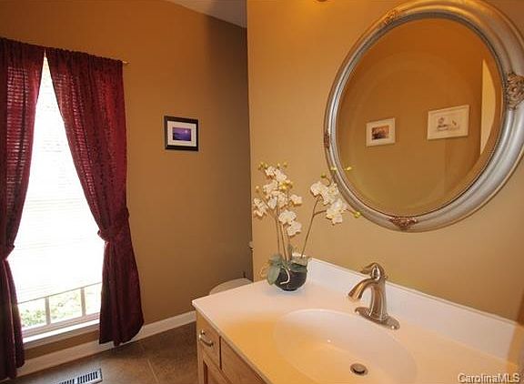 4th image of 119 High Sail Ct