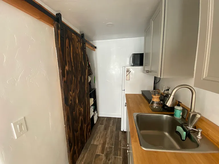 260 W Prospect St #B — Photo 8