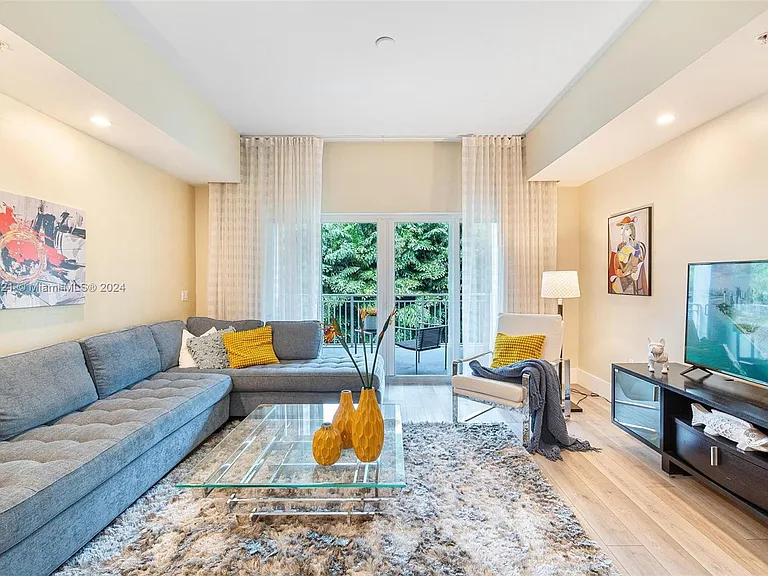 5300 NW 87th Ave #612 — Photo 4