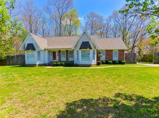 2006 Oakwood Dr, Fayetteville, TN 37334