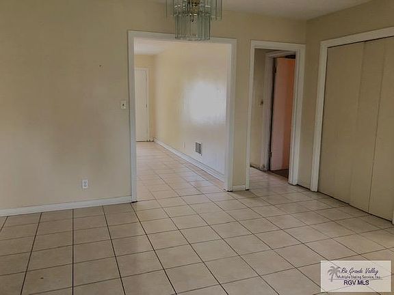 4th image of 1634 E Los Ebanos Blvd