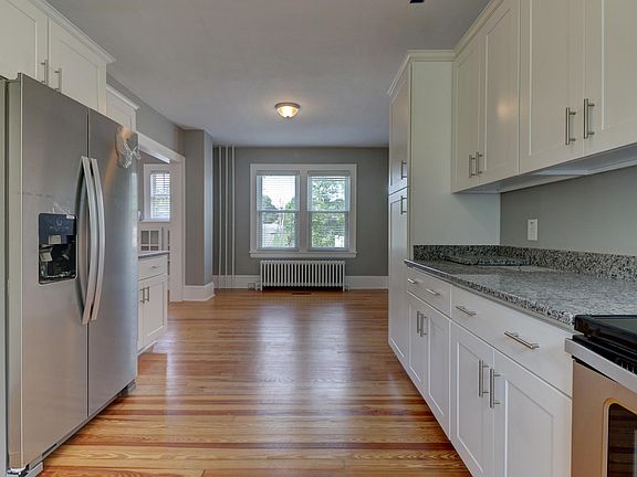 4th image of 1045 Ward St NW