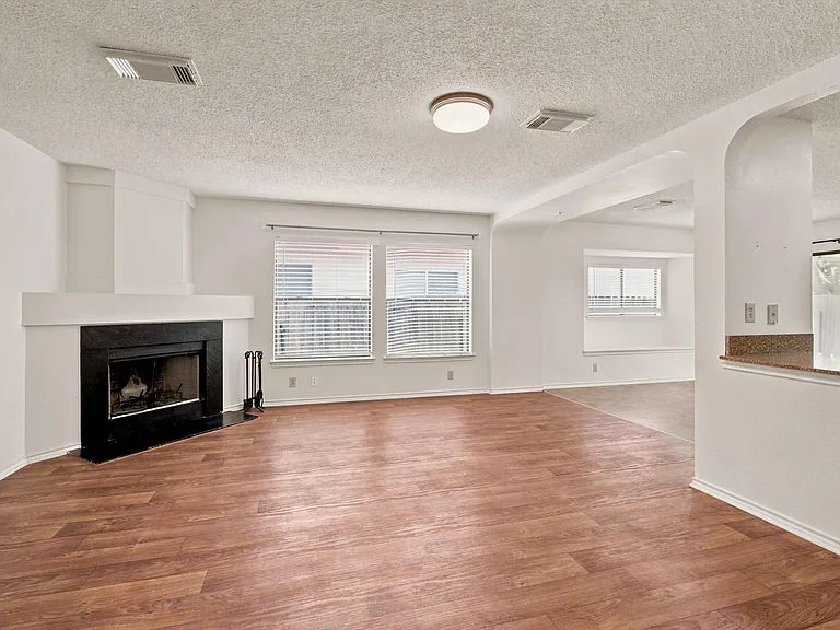 10411 Westfield Pl — Photo 7