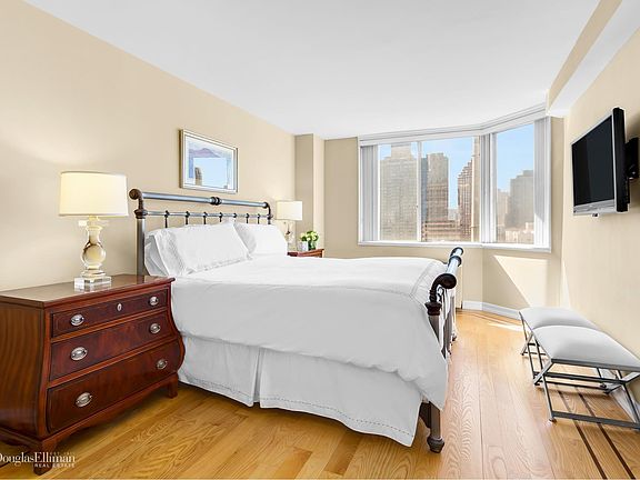 3rd image of 515 E 79th St APT 22D