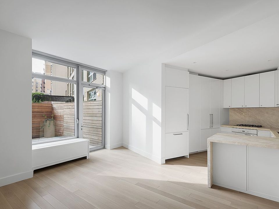 1st image of 212 W 72nd St #3L
