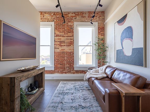 2nd image of 17 S Palafox St #317