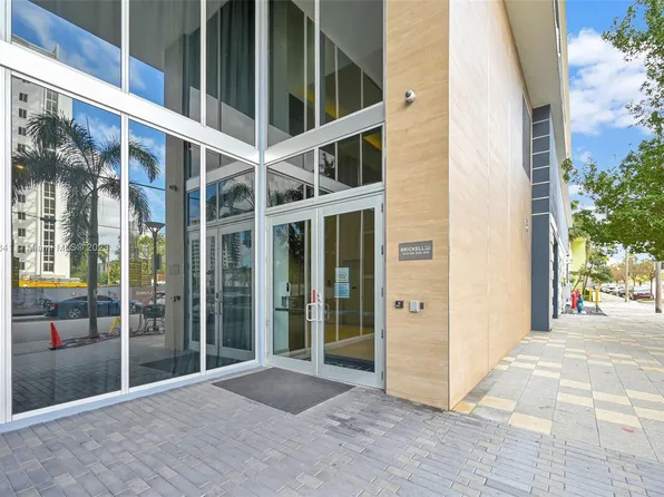 1010 SW 2nd Ave, Miami, FL