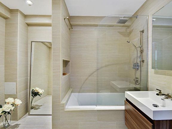 5th image of 225 E 57th St APT 21E