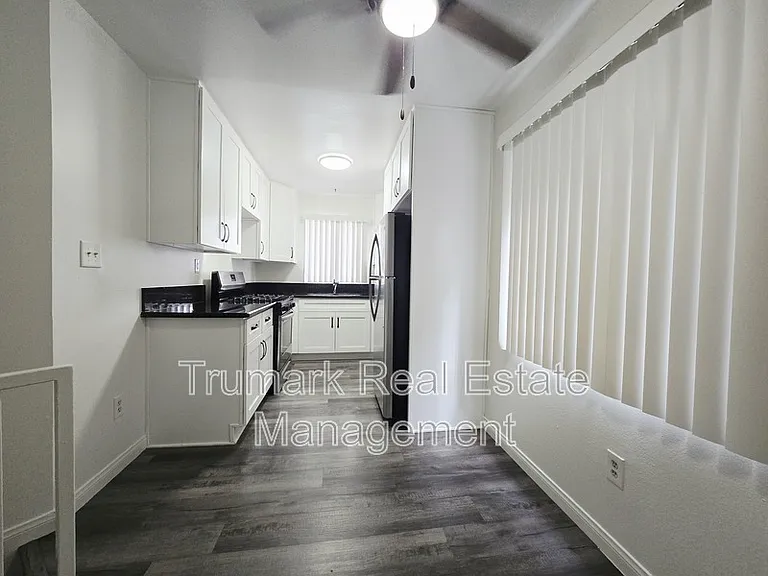 14605 Burbank Blvd #103 — Photo 3