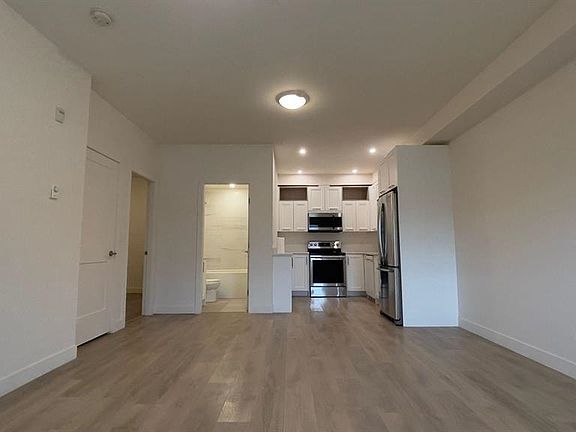 5th image of 1419 McCallum Rd #4