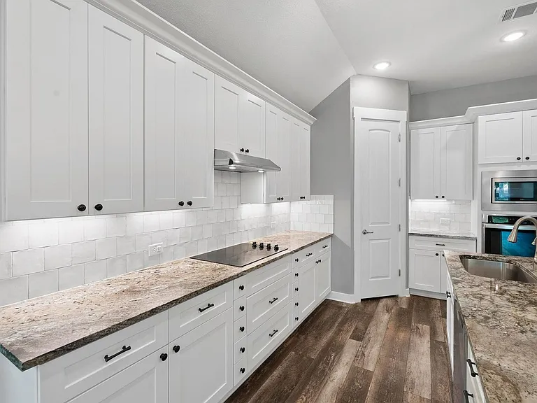 203 E Salty St — Photo 7