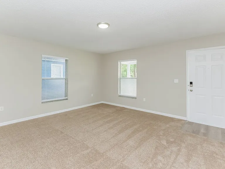 1033 S New York Ave — Photo 4