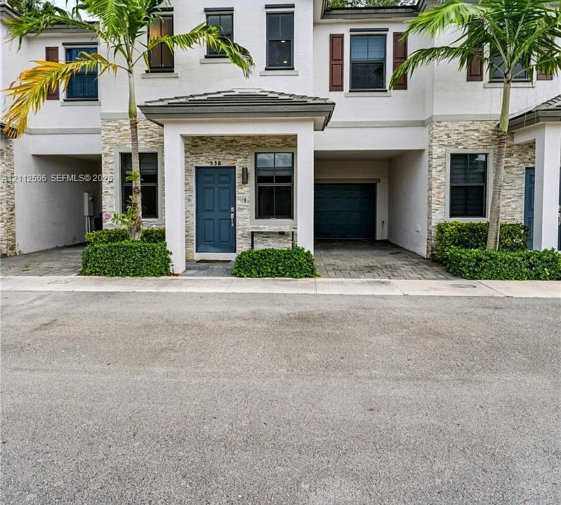 538 SW 19th Ter