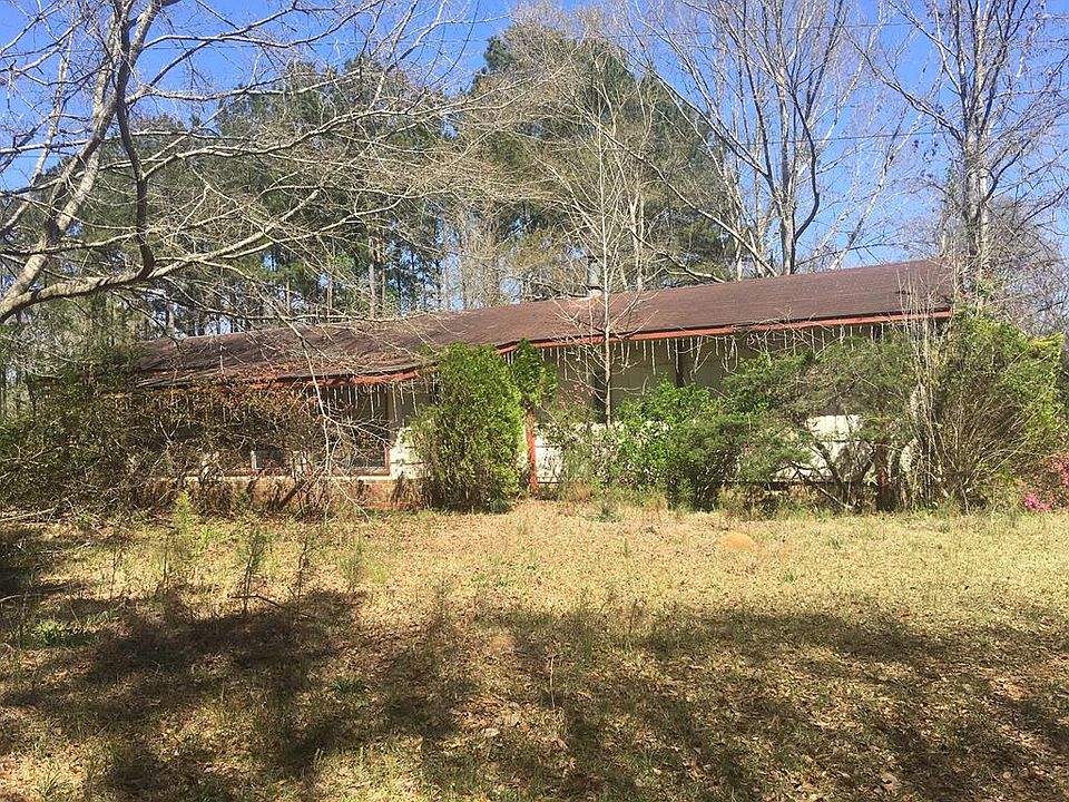 1st image of 620 Twin Oaks Ln NE