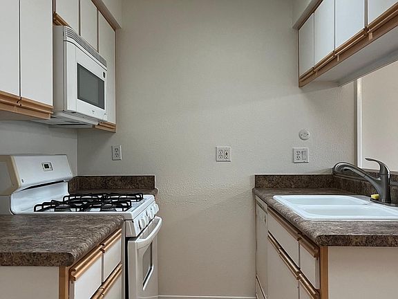 4th image of 4234 Hilaria Way #4242