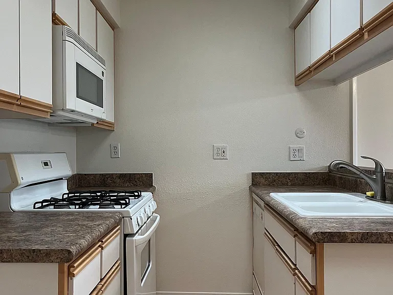 4234 Hilaria Way #4242 — Photo 4