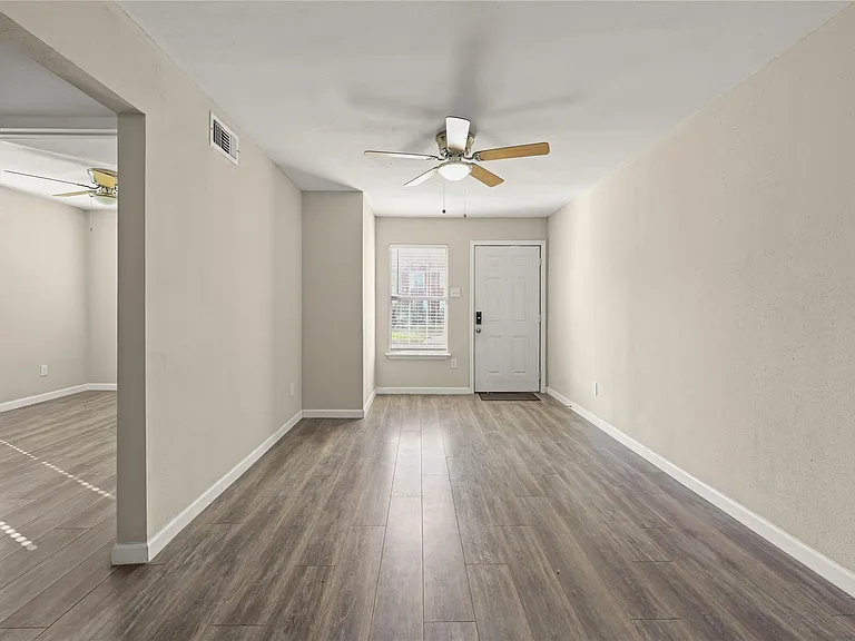 2803 Cleburne St #3 — Photo 8