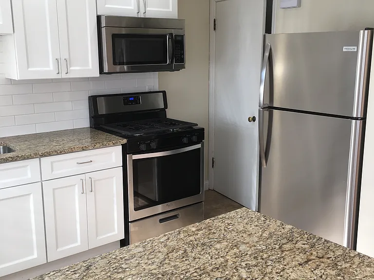5851 N High St #C — Photo 29