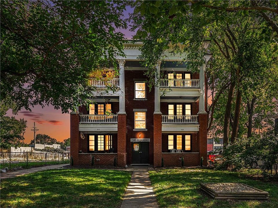 1st image of 703-705 W 38th St