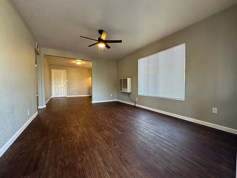 303 Taylor St — Photo 2
