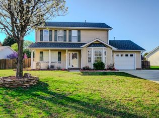 2909 McLaurin Ct, High Point, NC 27265