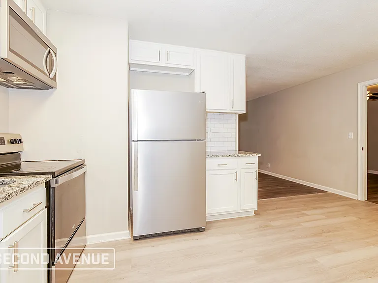 401 Lacy Ln — Photo 8