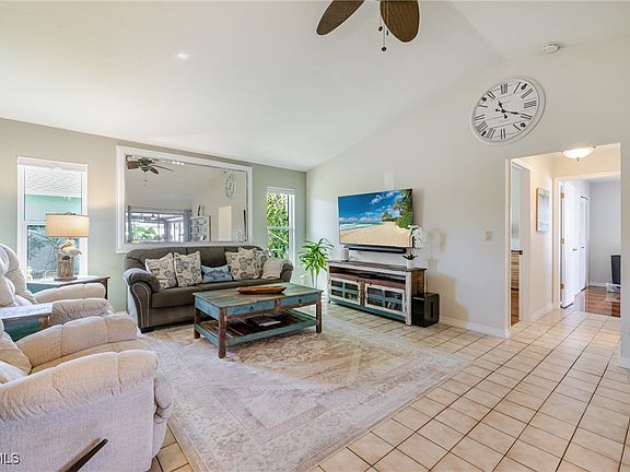 4th image of 1518 SE 10th Pl