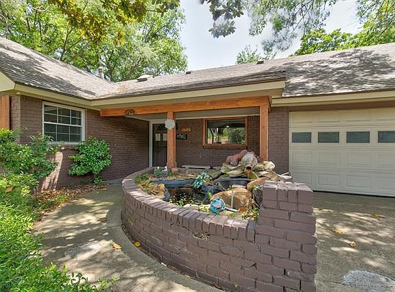 4th image of 3575 Cromart Ct S