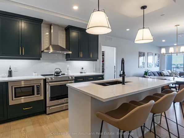 71 Wyndham St S, Guelph, ON