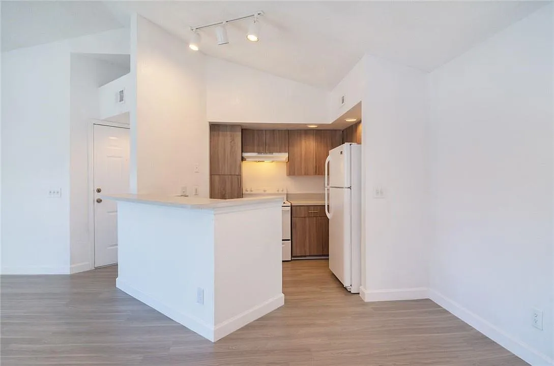 731 Vista Isles Dr — Photo 4