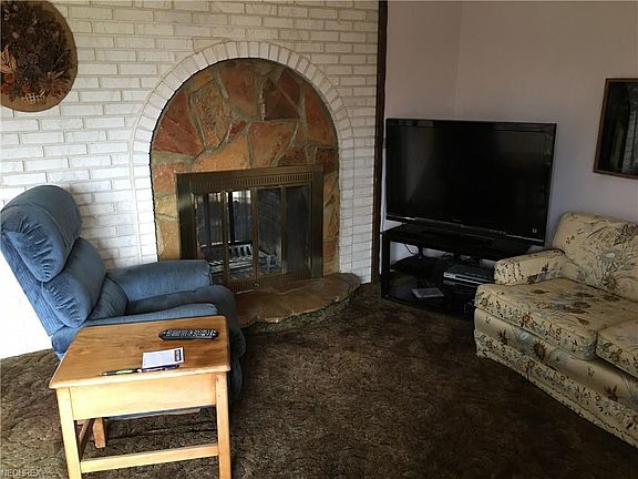 4th image of 749 Skyside Dr