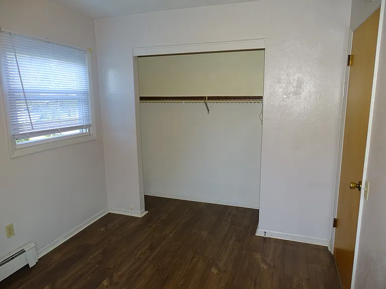 307 E Coomer St #8 — Photo 7