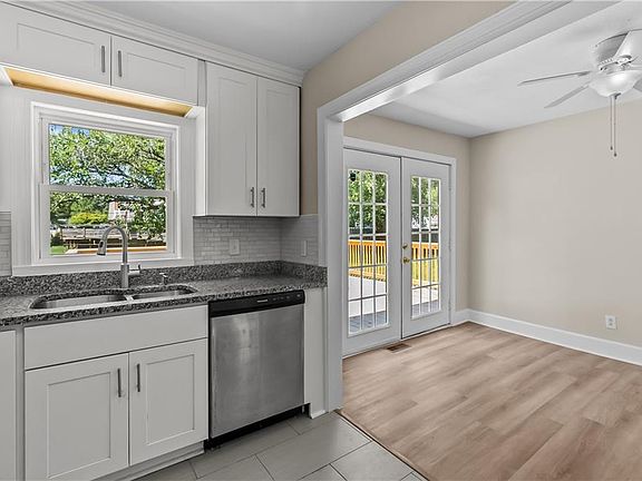 4th image of 3620 Karlin Ave