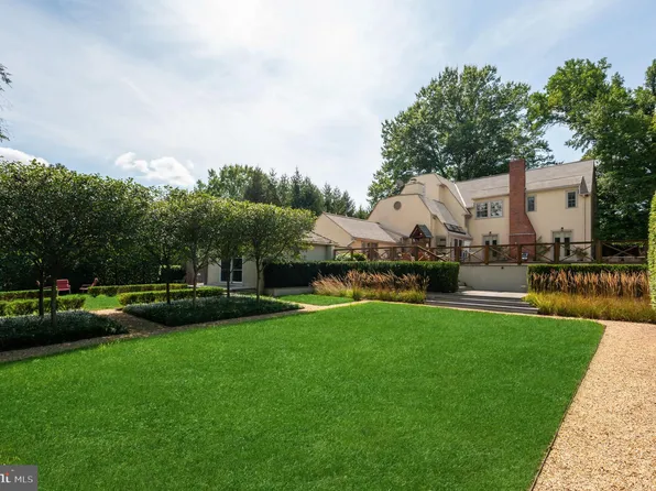 2927 44th St NW, Washington, DC 20016