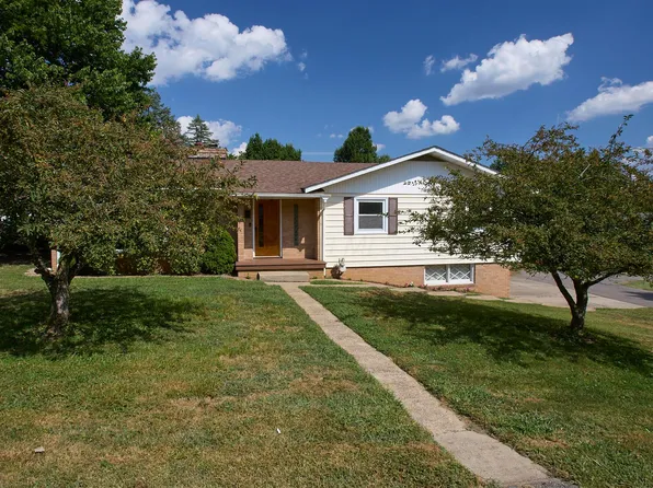 2700 Woodside Dr, Zanesville, OH 43701
