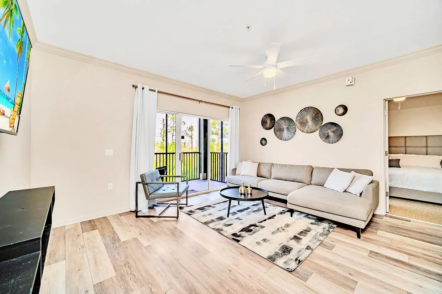 2 bed, 2.0 bath, 1280 sqft, $3,222 — Photo 2
