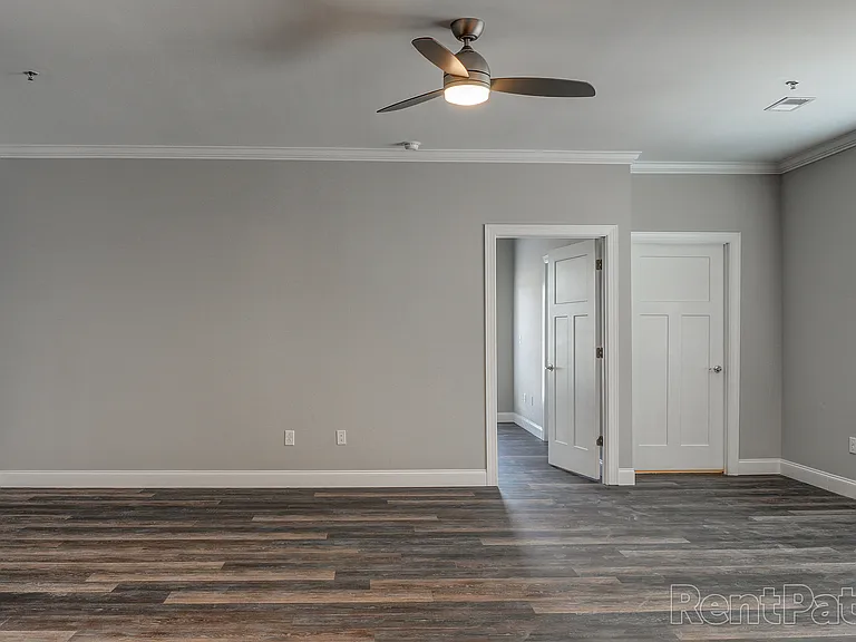 The Henry Lofts — Photo 8