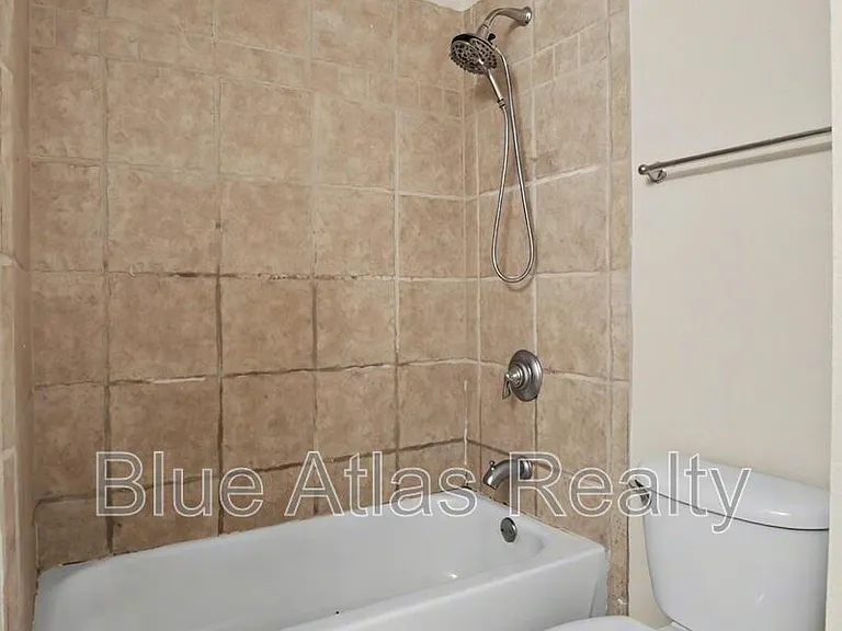 4905 Canberra Ln — Photo 17