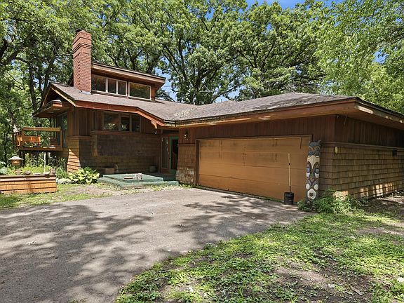 3rd image of 1130 River Dr