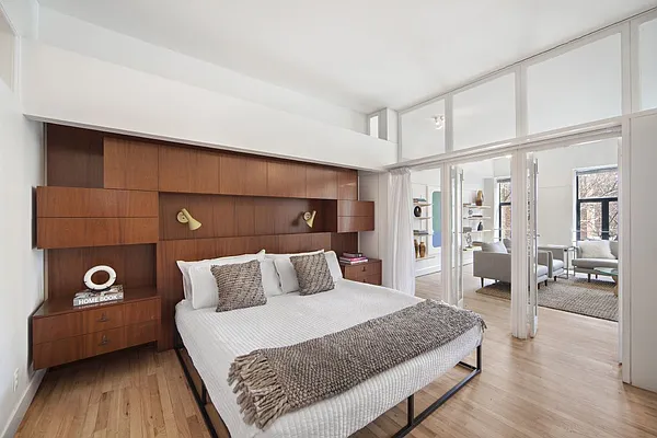 Sold by Stribling | media 19