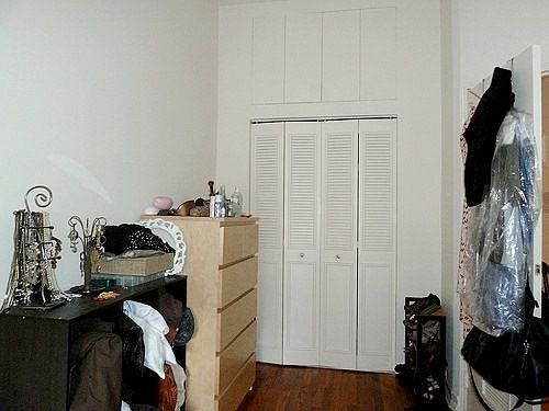 4th image of 104 W 74th St #4B