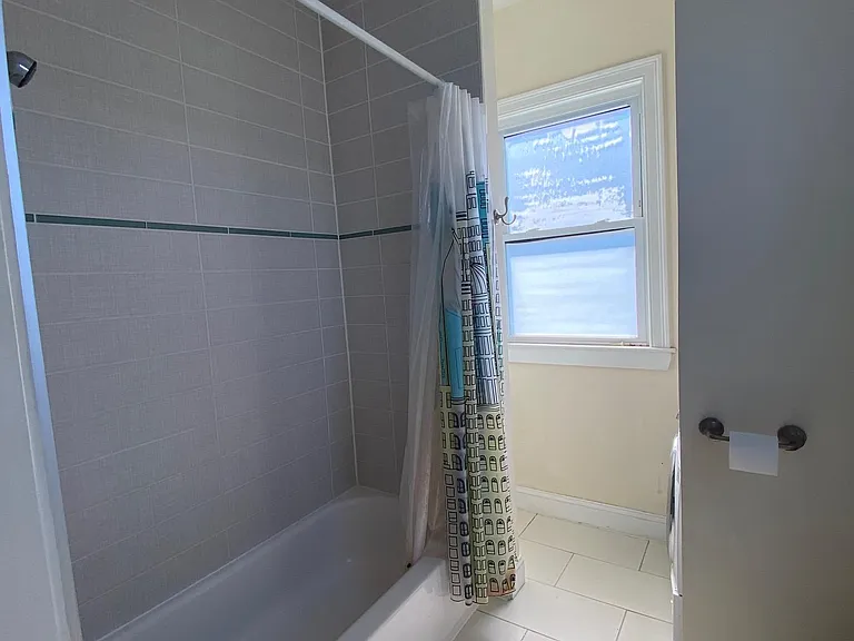 536 Cambridge St — Photo 7