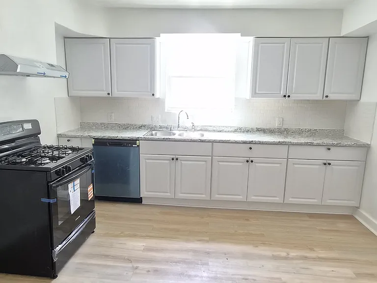 1025 Kenneth Ave #2 — Photo 3