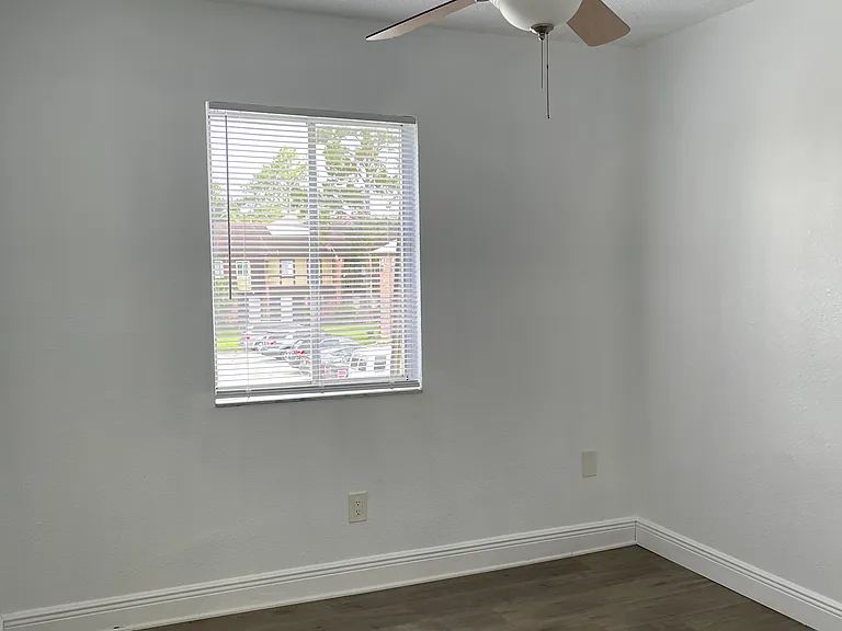 2339 Huntington Green Ct — Photo 21