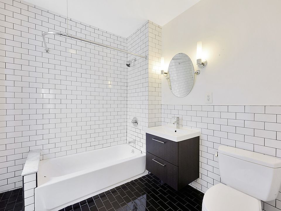 2nd image of 1403 2nd Ave #1C