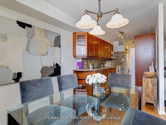4th image of 90 Ling Rd #404