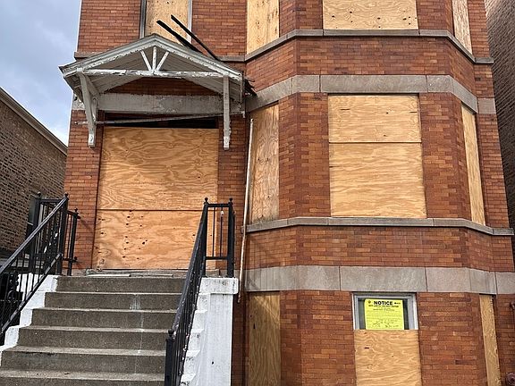 2nd image of 2330 S Ridgeway Ave